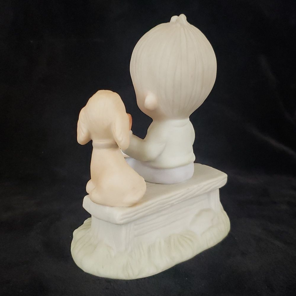Vintage Precious Moments "Loving Is Sharing" Figurine E-3110/B (1979) - Picture 3 of 7